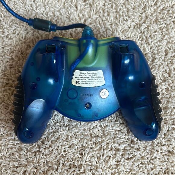 Blue Xbox Wired Controller with Ergonomic Design - Picture 3 of 6
